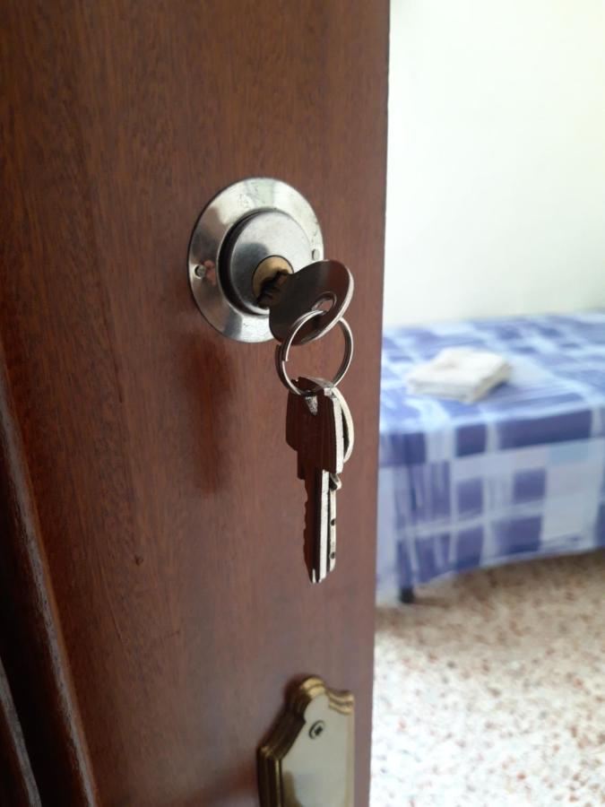 Central Accommodation Alicante Exterior photo